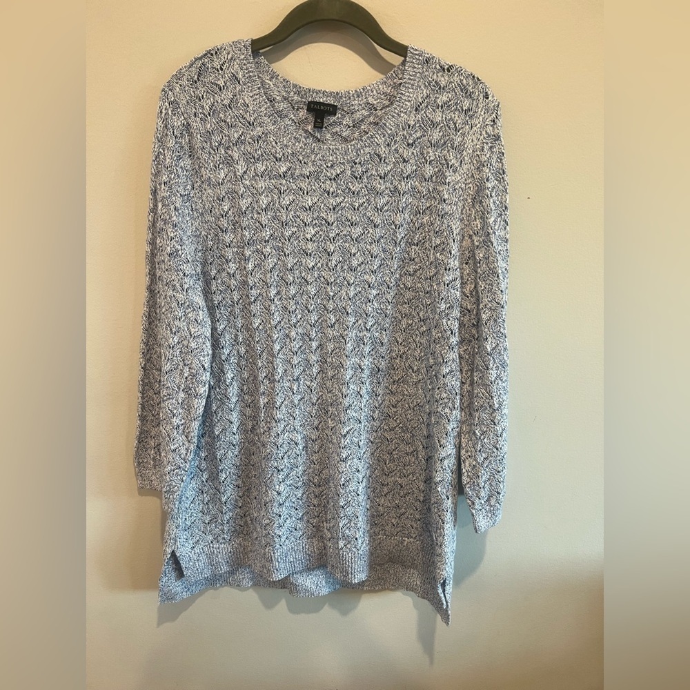 Talbots linen blend  knitted sweater size L color
Navy and white